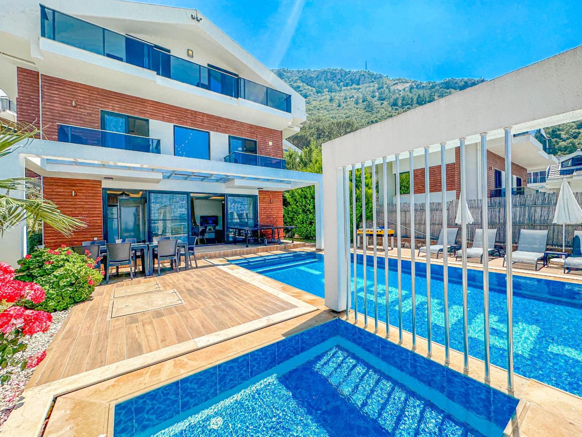 Alya, Spacious 4 Bed With Private Pool Fethiye