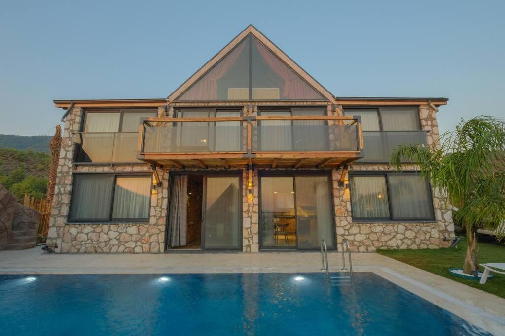 Kaydirakli Ve Akvaryum Fethiye