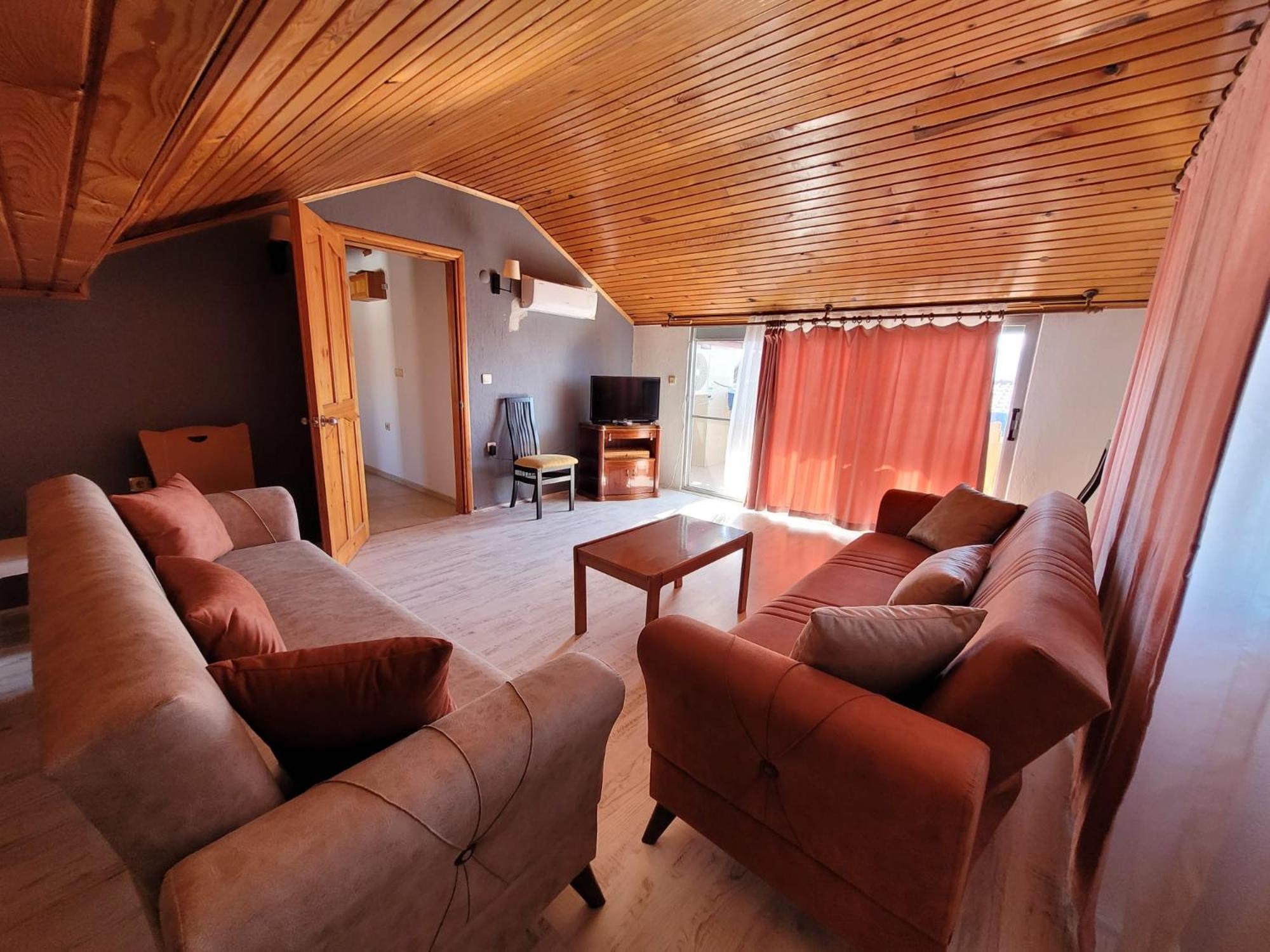 Cetin Hostel *