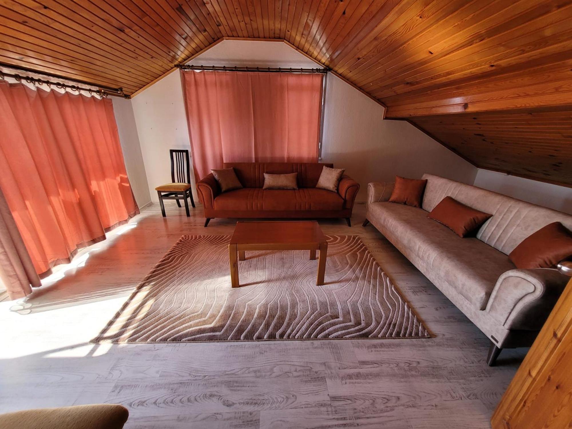 Cetin Hostel *