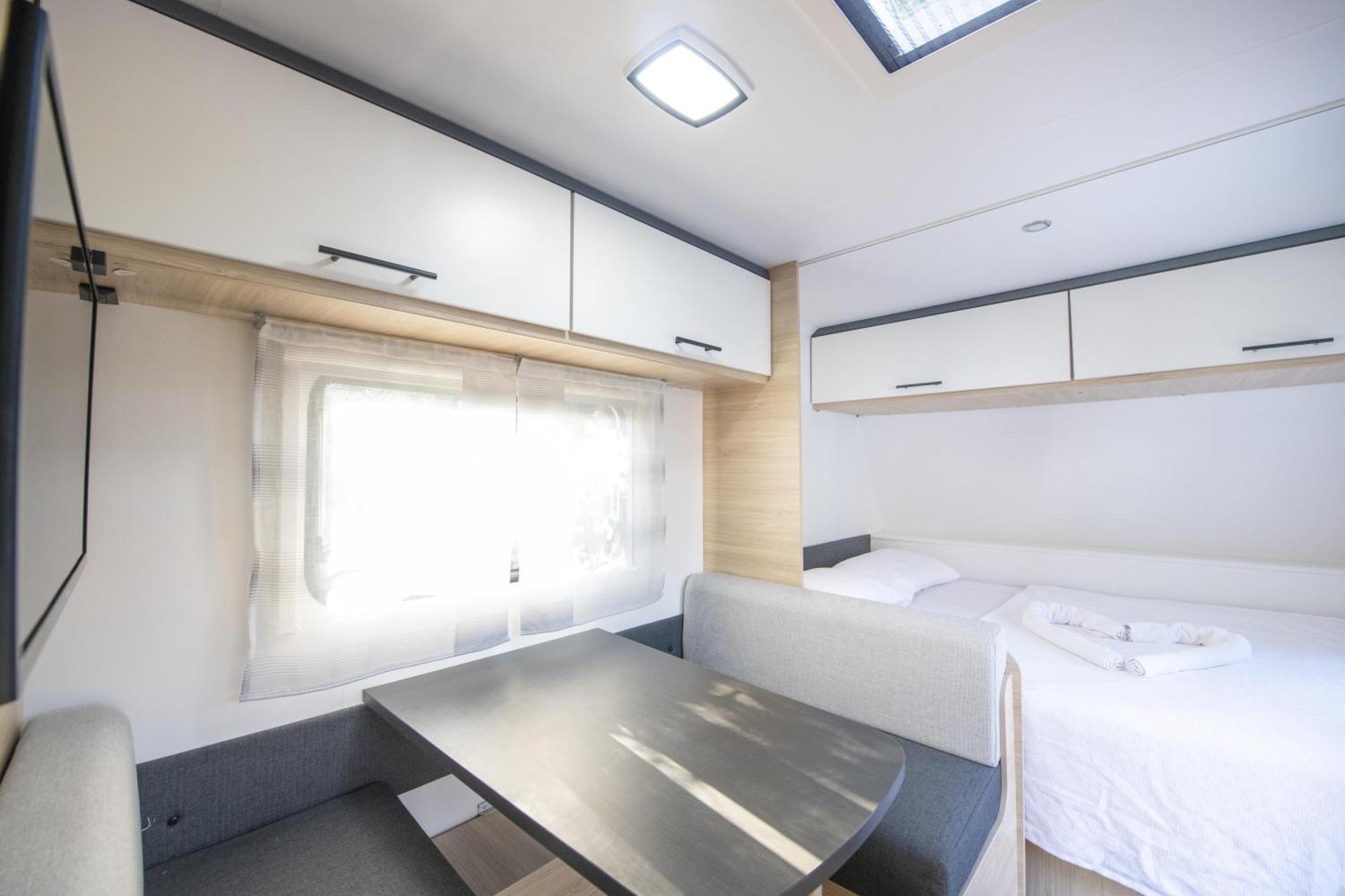 Kamp alanı Nomade Caravan Camping *