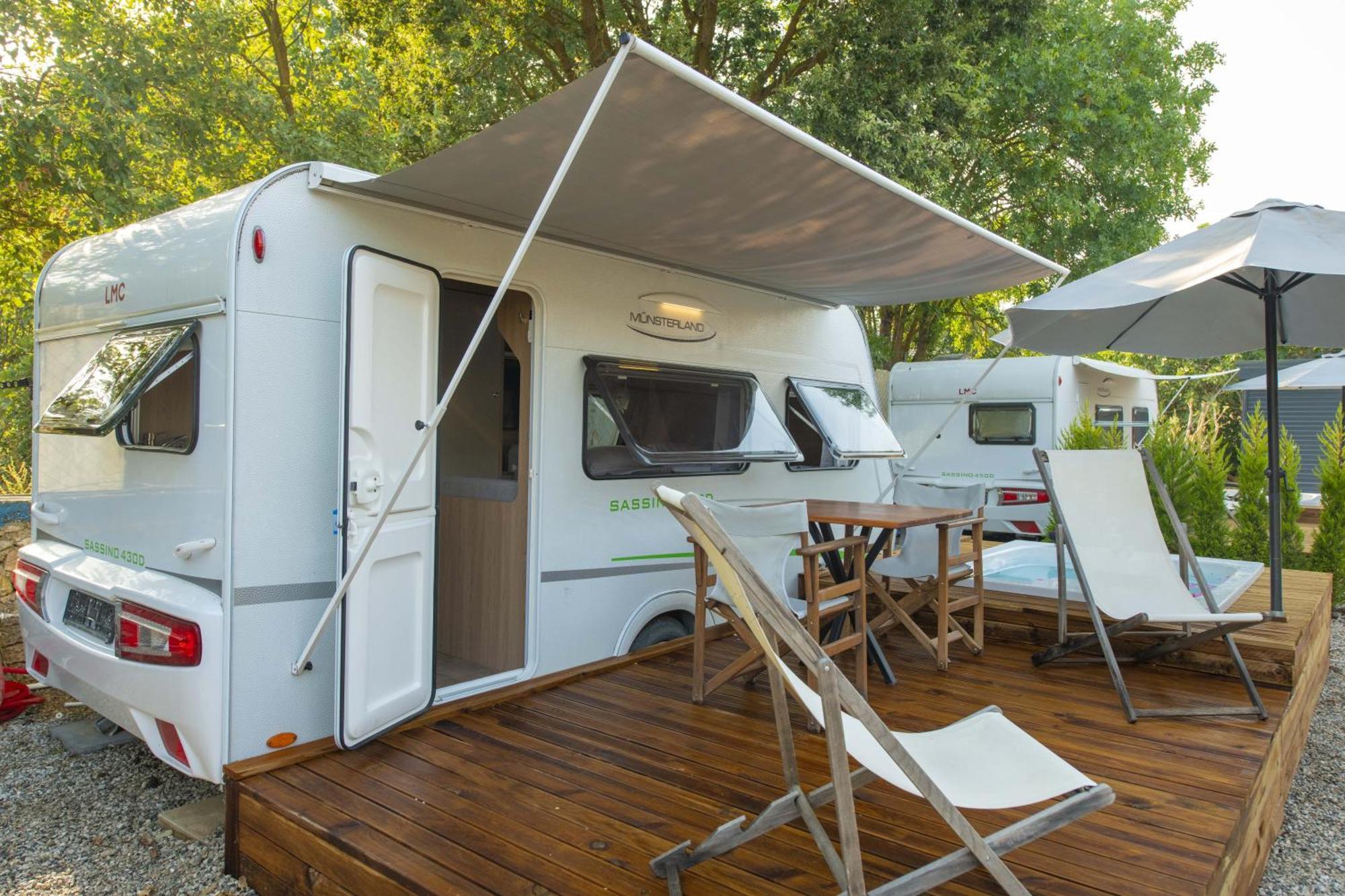 Nomade Caravan Camping Kamp alanı *