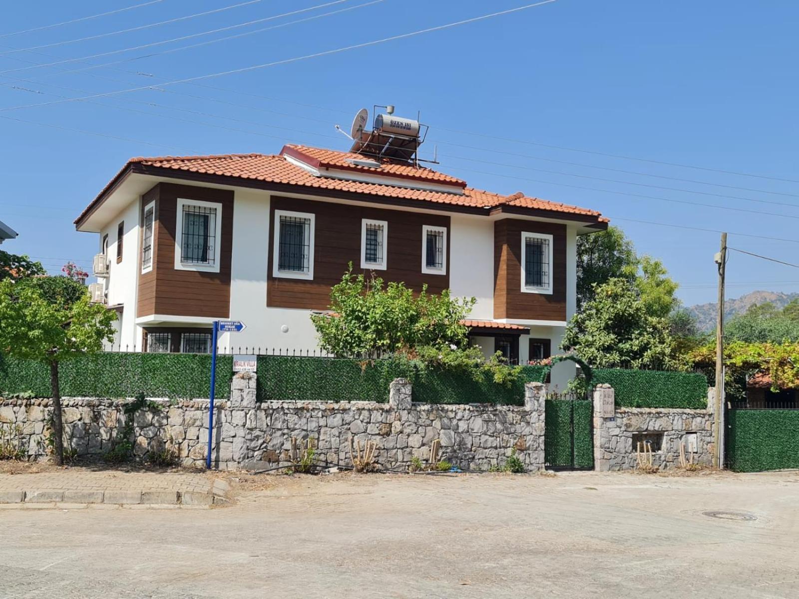 Dalos Villa
