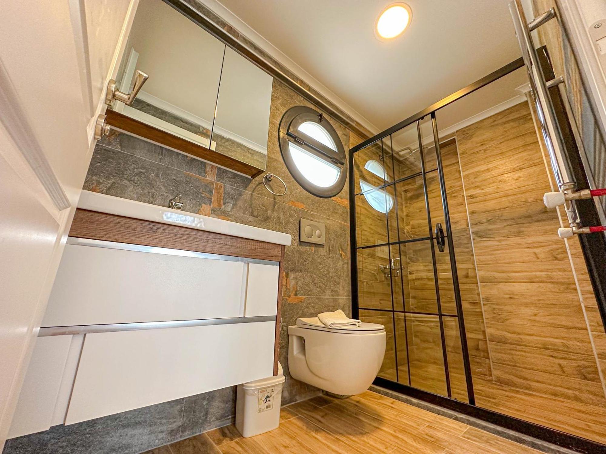 Nokta Park K 4+1 Villa, Oezel Havuzlu *