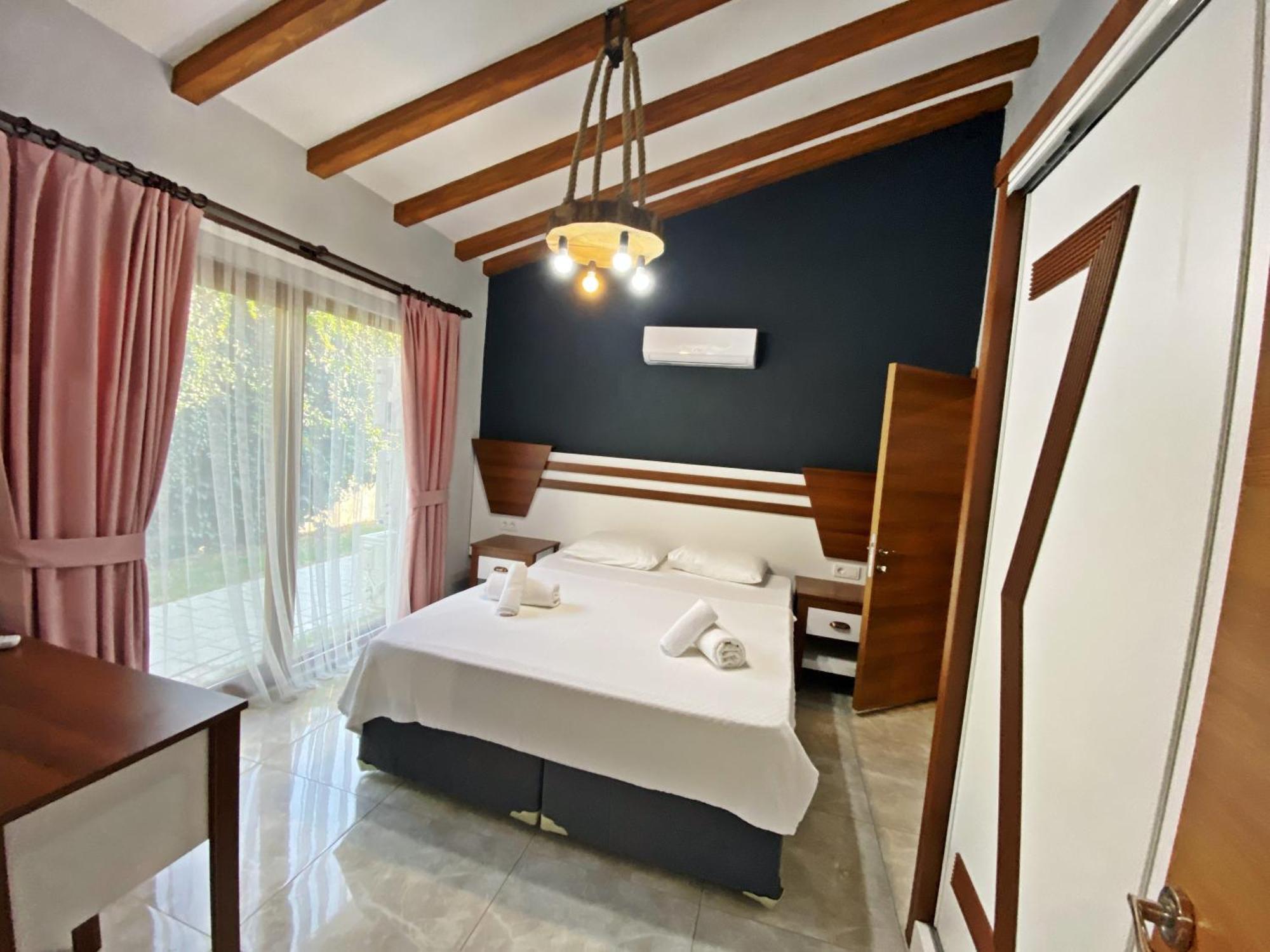 Likya Safir 2+1 Villa, Oezel Havuzlu,