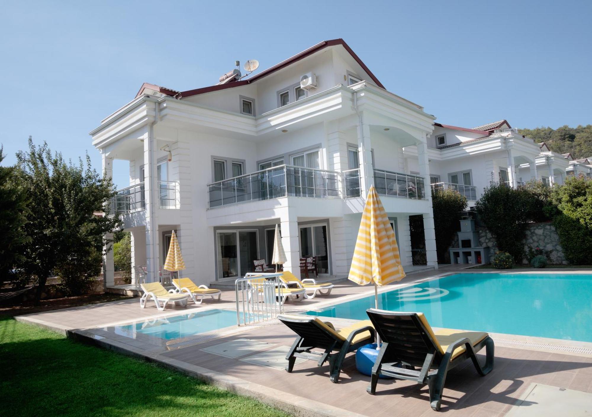Raya3 Villa