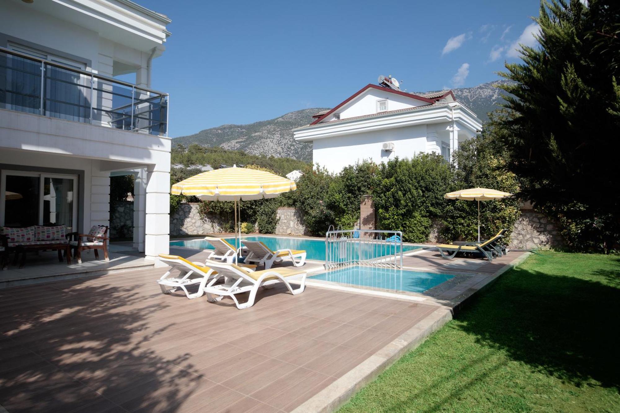 Raya3 Villa