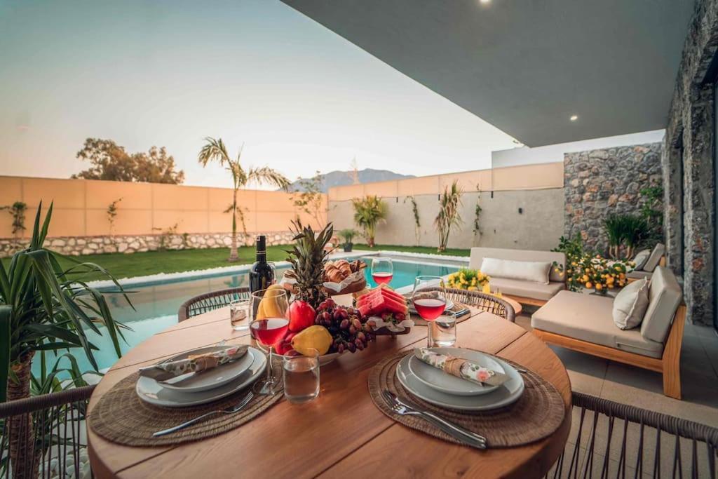 Viohouses 4- Luxury Private Korunakli Oezel Havuzlu Villa Fethiye