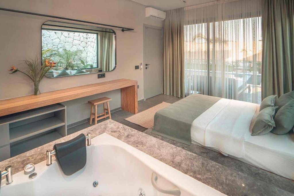 Villa Viohouses 4- Luxury Private Korunakli Oezel Havuzlu