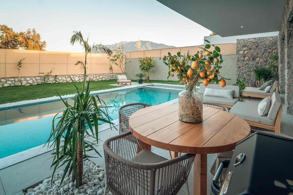 Viohouses 4- Luxury Private Korunakli Oezel Havuzlu