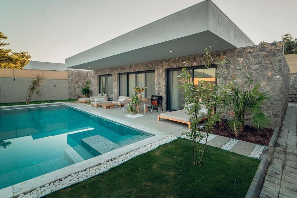 Villa Viohouses 4- Luxury Private Korunakli Oezel Havuzlu *