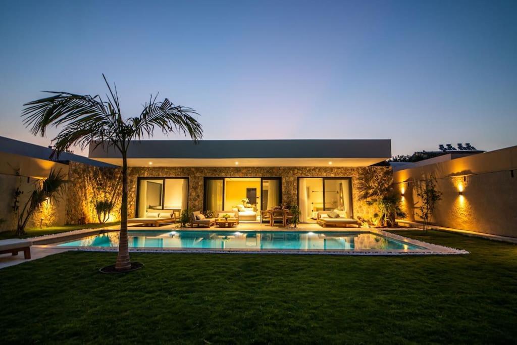 Viohouses 4- Luxury Private Korunakli Oezel Havuzlu *