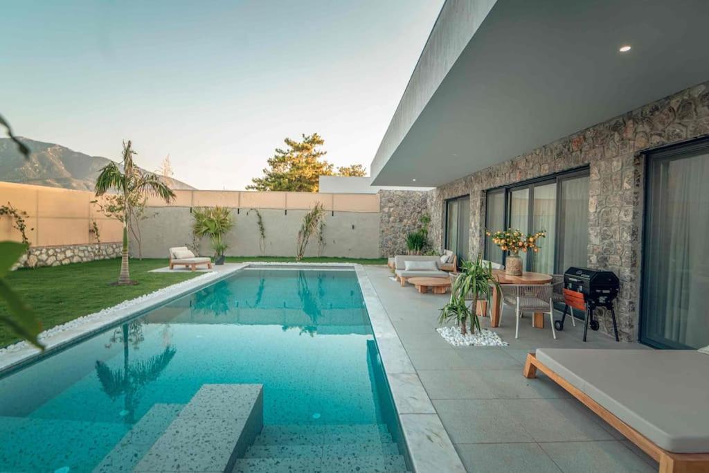 Villa Viohouses 4- Luxury Private Korunakli Oezel Havuzlu *