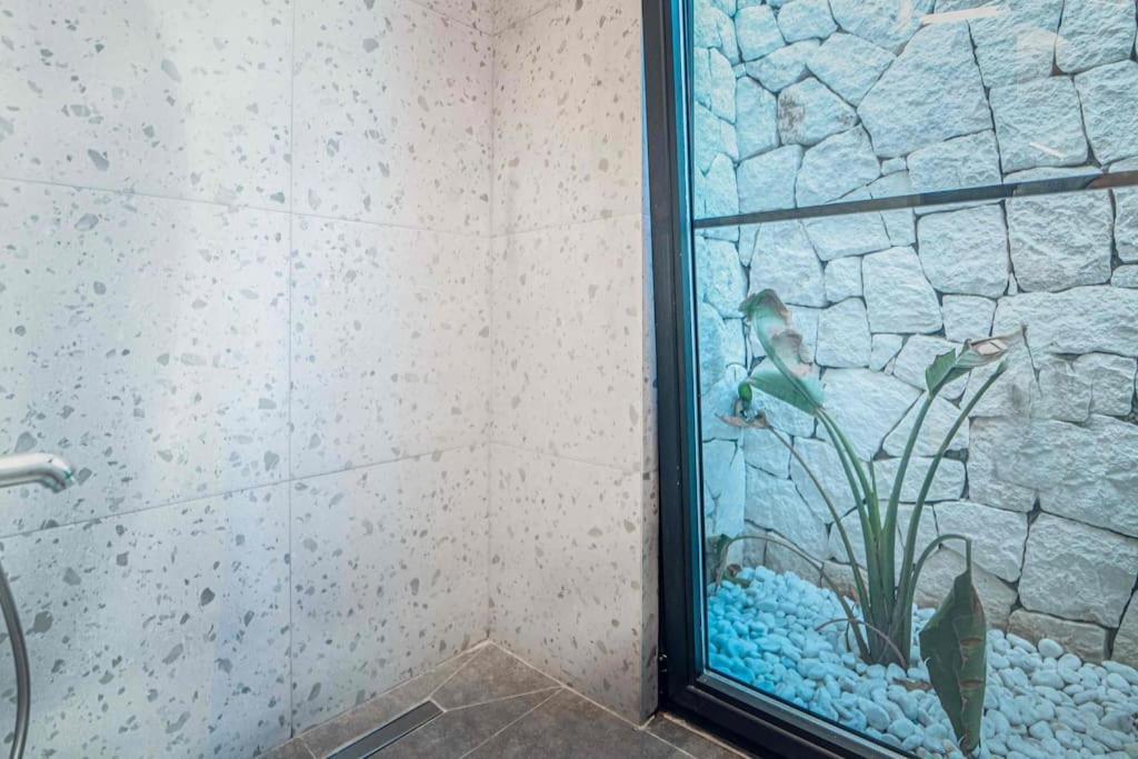 Viohouses 4- Luxury Private Korunakli Oezel Havuzlu Villa