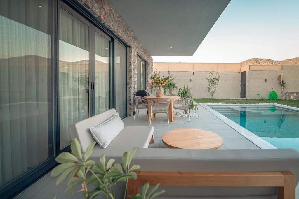 Viohouses 4- Luxury Private Korunakli Oezel Havuzlu *