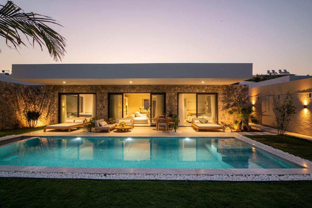 Villa Viohouses 4- Luxury Private Korunakli Oezel Havuzlu