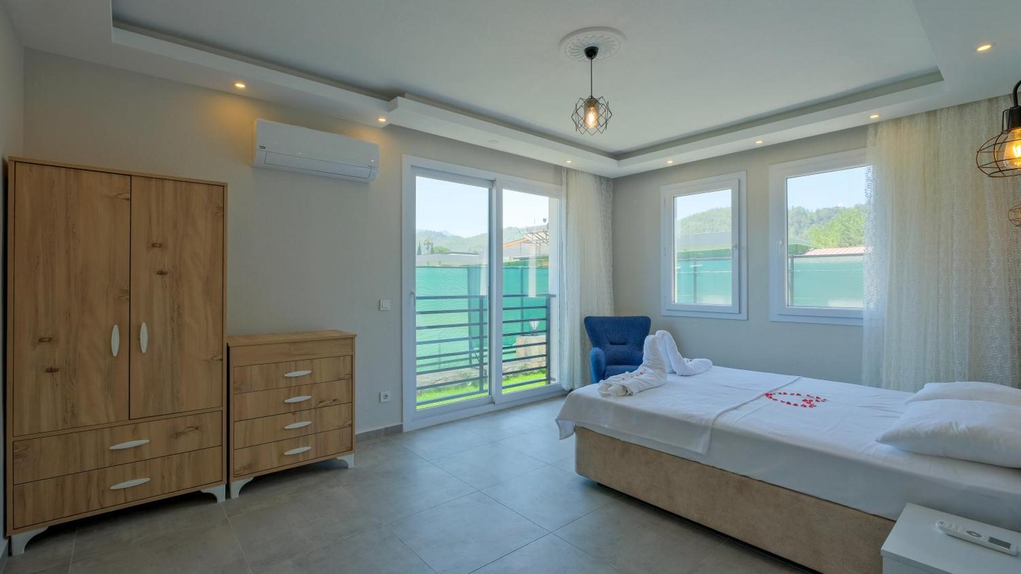 Esmeralda, Jakuzili Cocuk Havuzlu Lueks Villa Fethiye