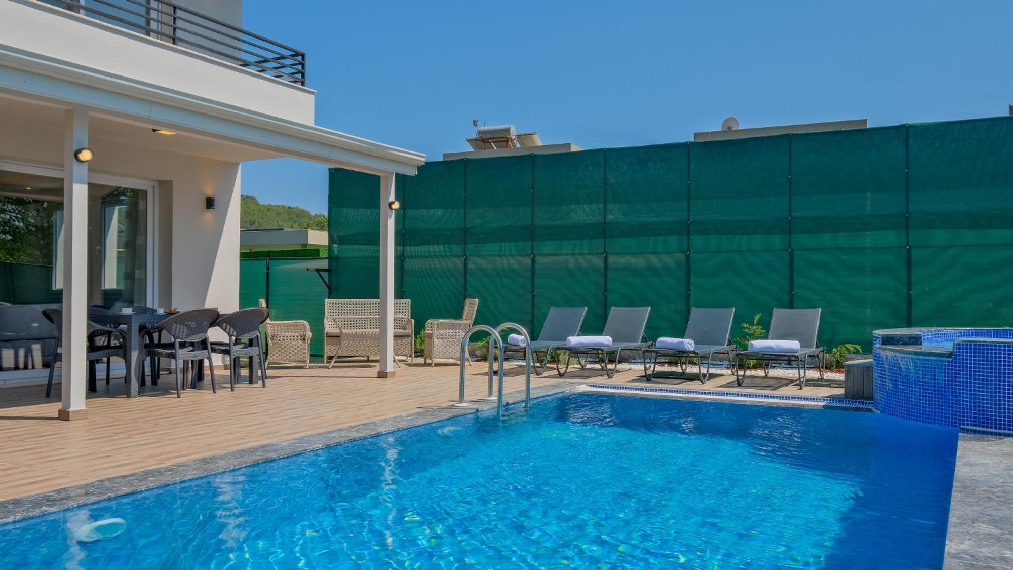 Villa Esmeralda, Jakuzili Cocuk Havuzlu Lueks Fethiye
