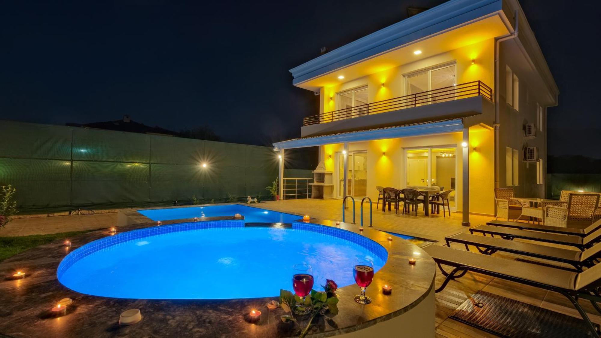 Villa Esmeralda, Jakuzili Cocuk Havuzlu Lueks