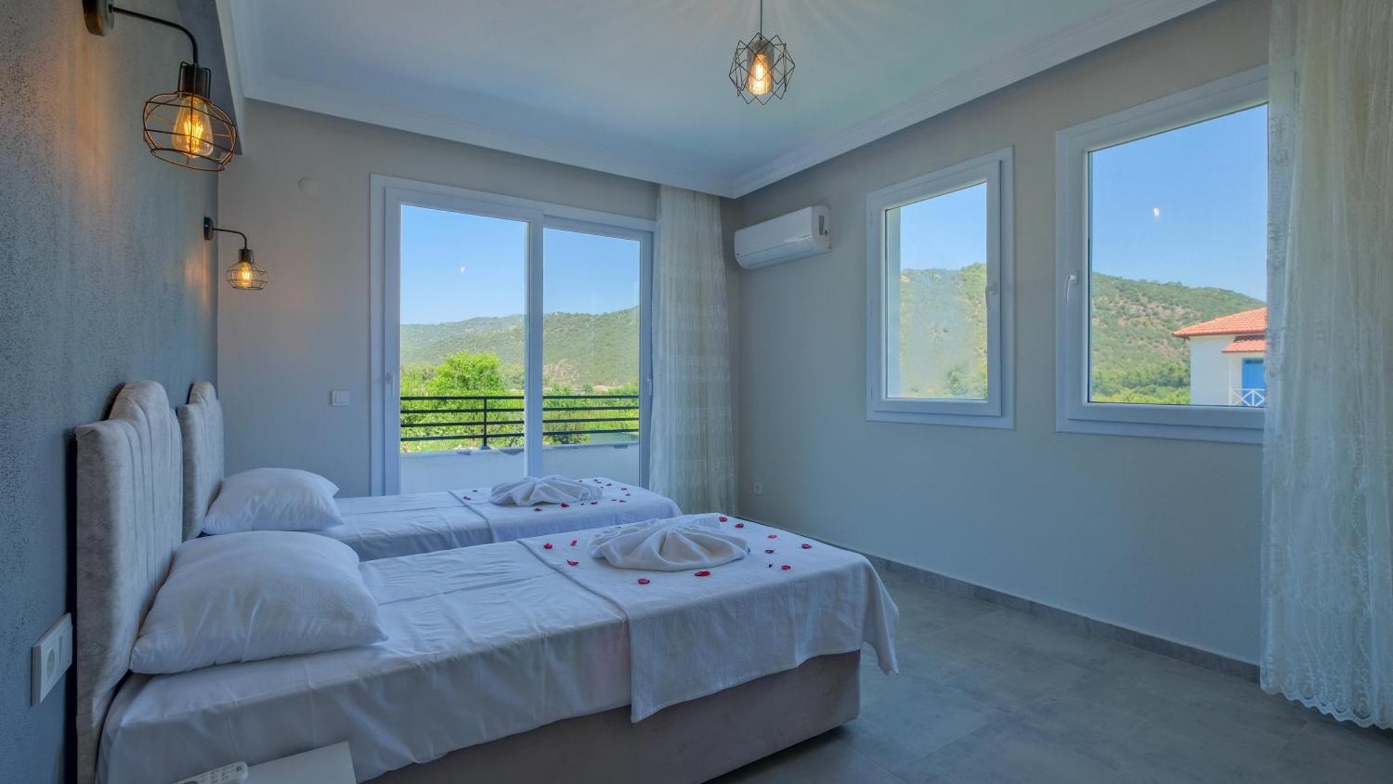 Villa Esmeralda, Jakuzili Cocuk Havuzlu Lueks Fethiye