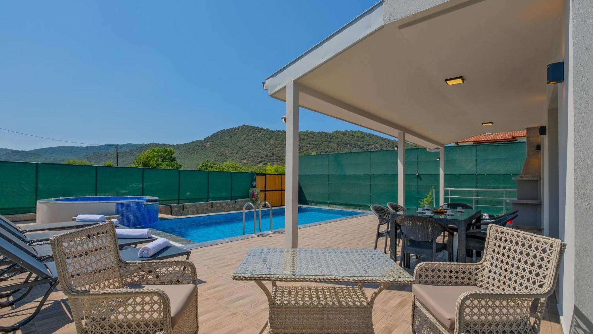 Villa Esmeralda, Jakuzili Cocuk Havuzlu Lueks Fethiye