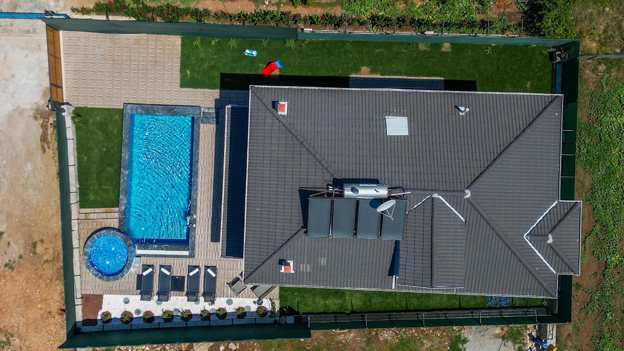 Villa Esmeralda, Jakuzili Cocuk Havuzlu Lueks *