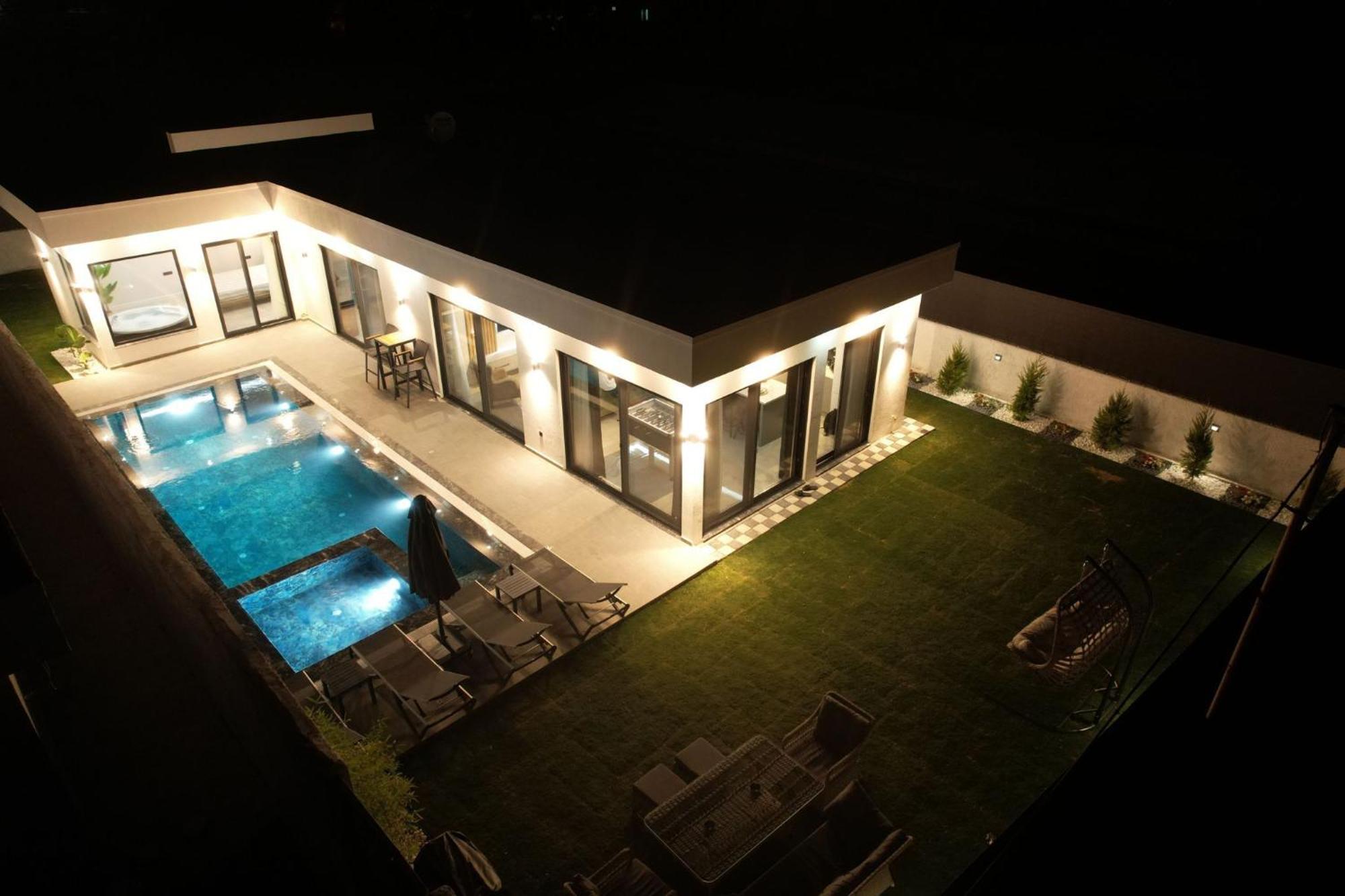 Villa Twin House *