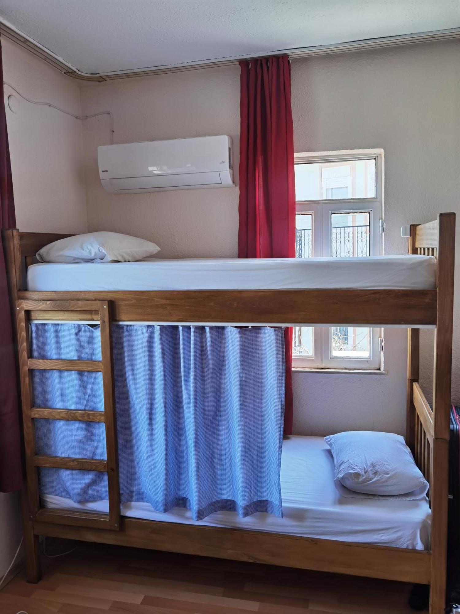 Hostel Adventurous Local *