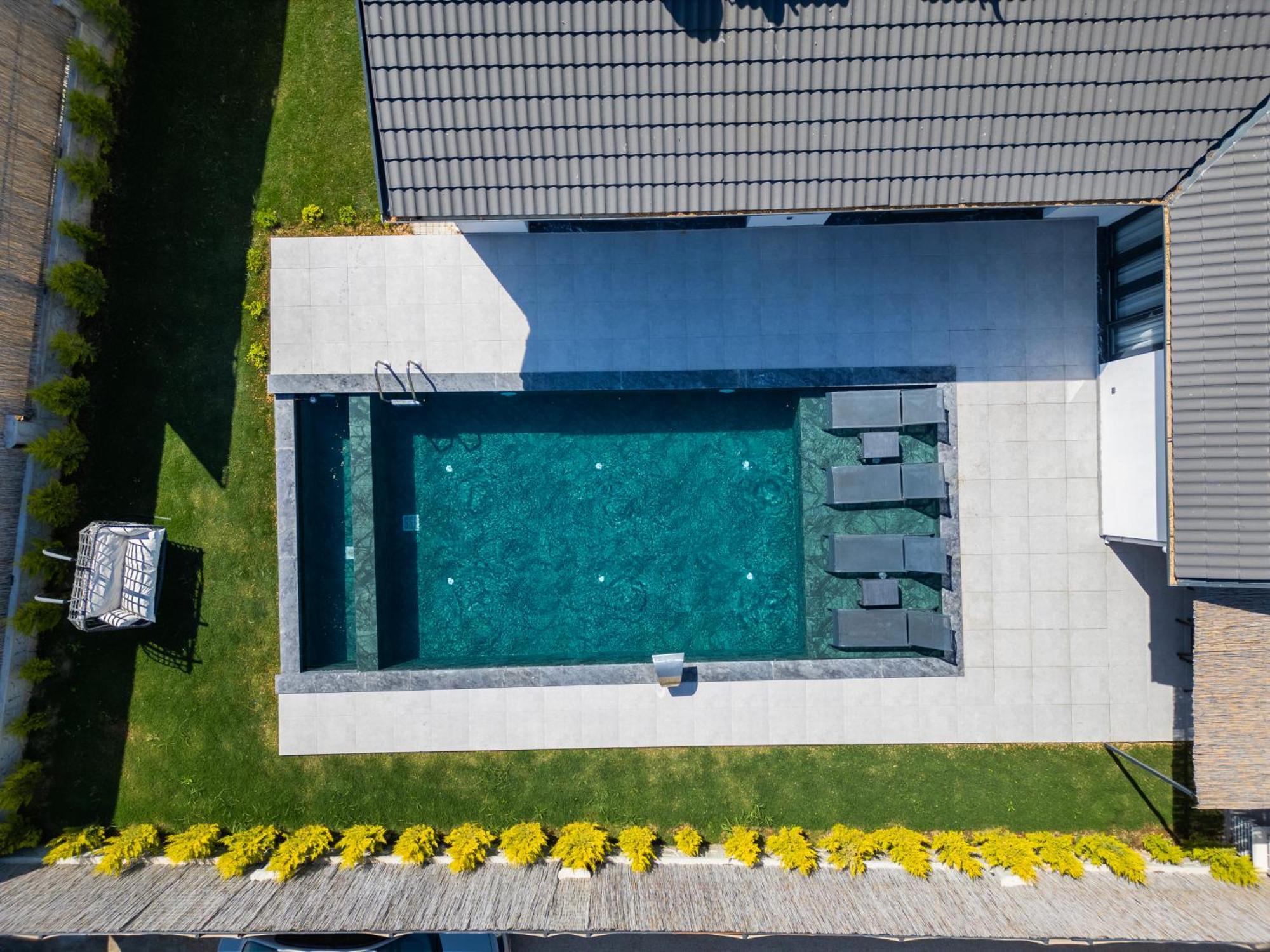 Summerland Villa *