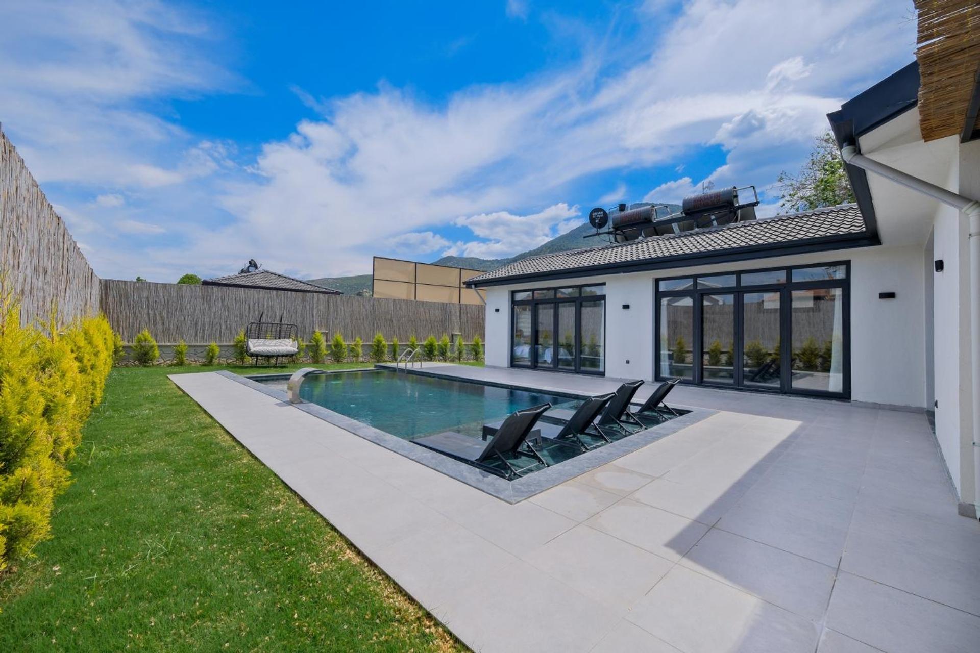 Summerland Villa *
