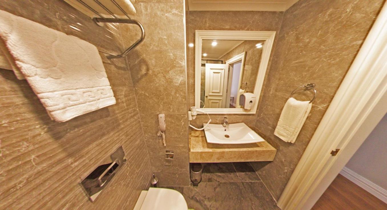 Otel The Mara Palace