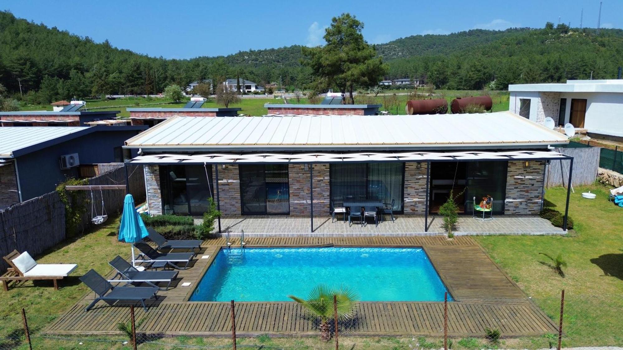 Villa Defne 3+1 Villa, Ovacik, Oeluedeniz,