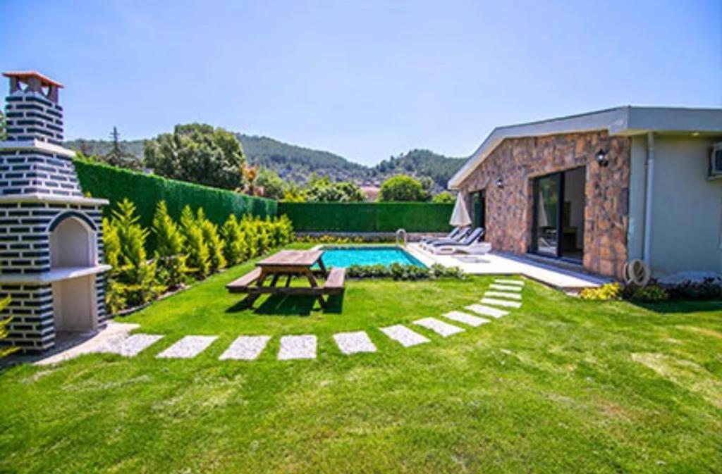 Villa Kaya Village