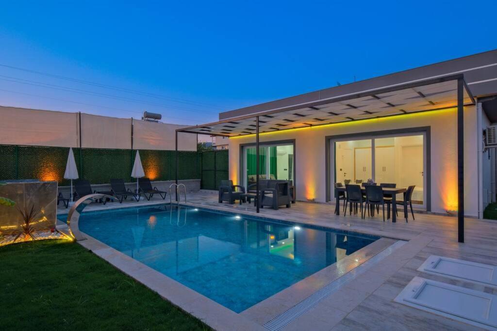 Villa Izci Delux *