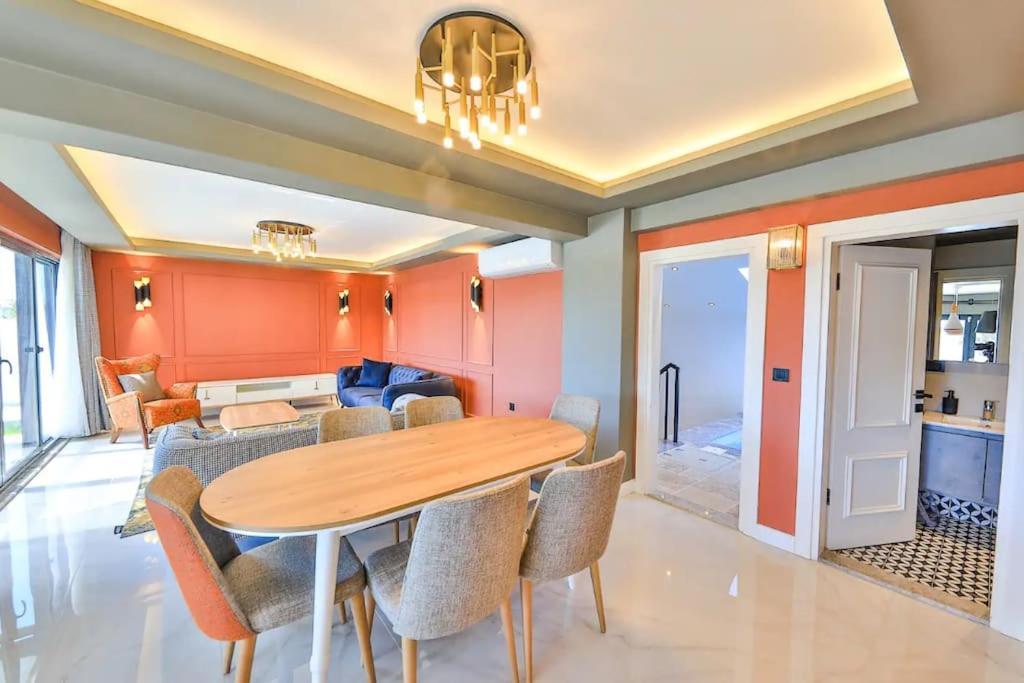 Isitmali Kapali Havuzlu Fresco Villa