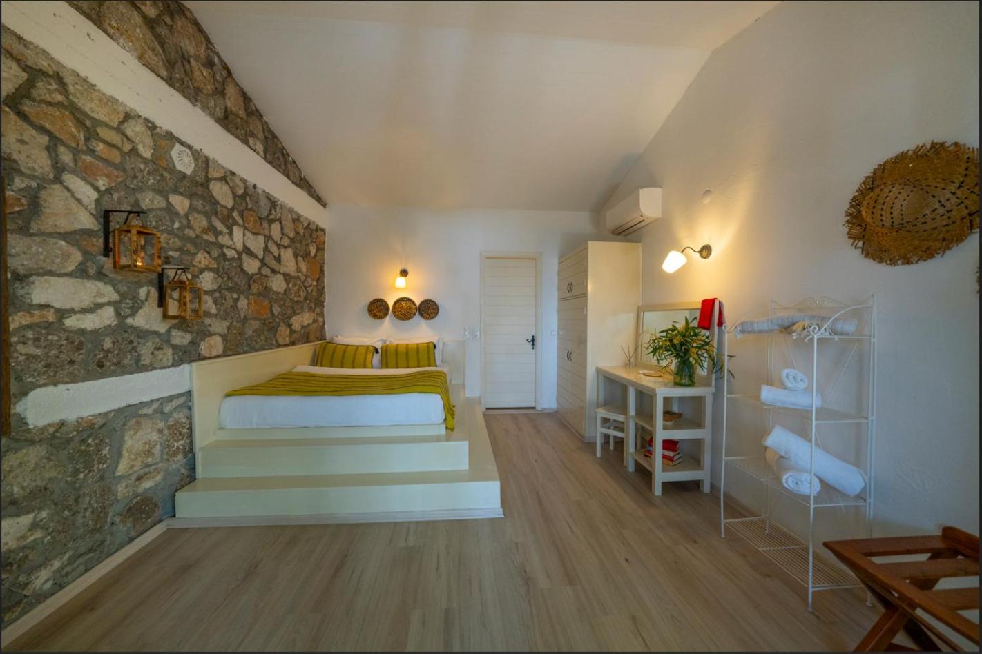 Nautical Hotel 4*