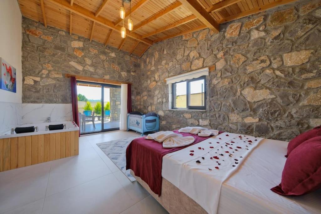 Tas Villa
