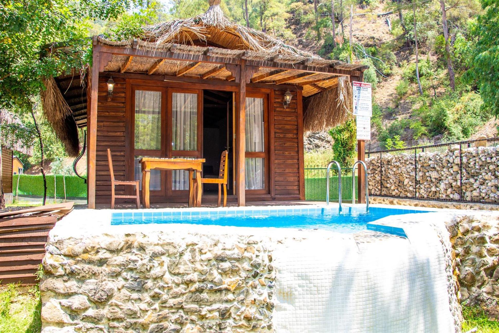Suna Village & 3*