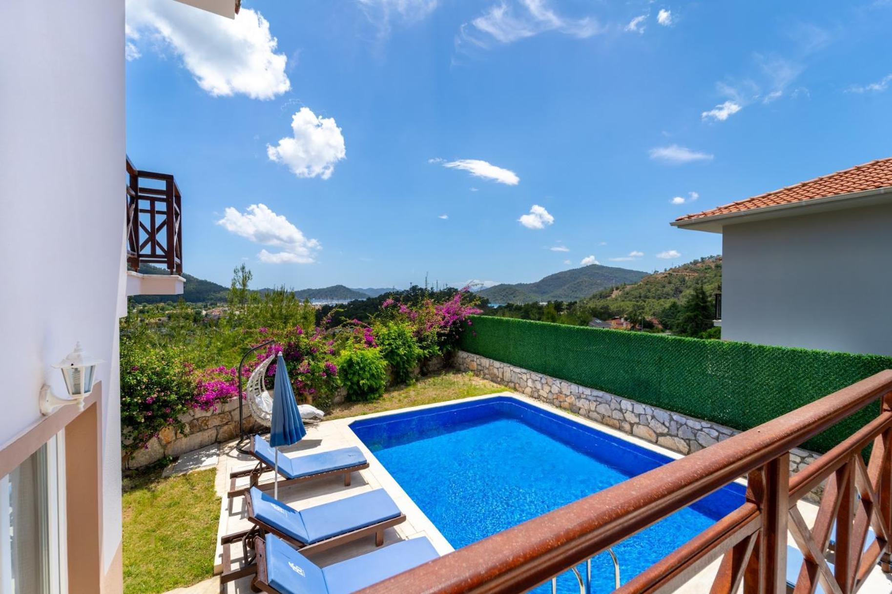 Oezel Havuzlu - Goecek Villa *