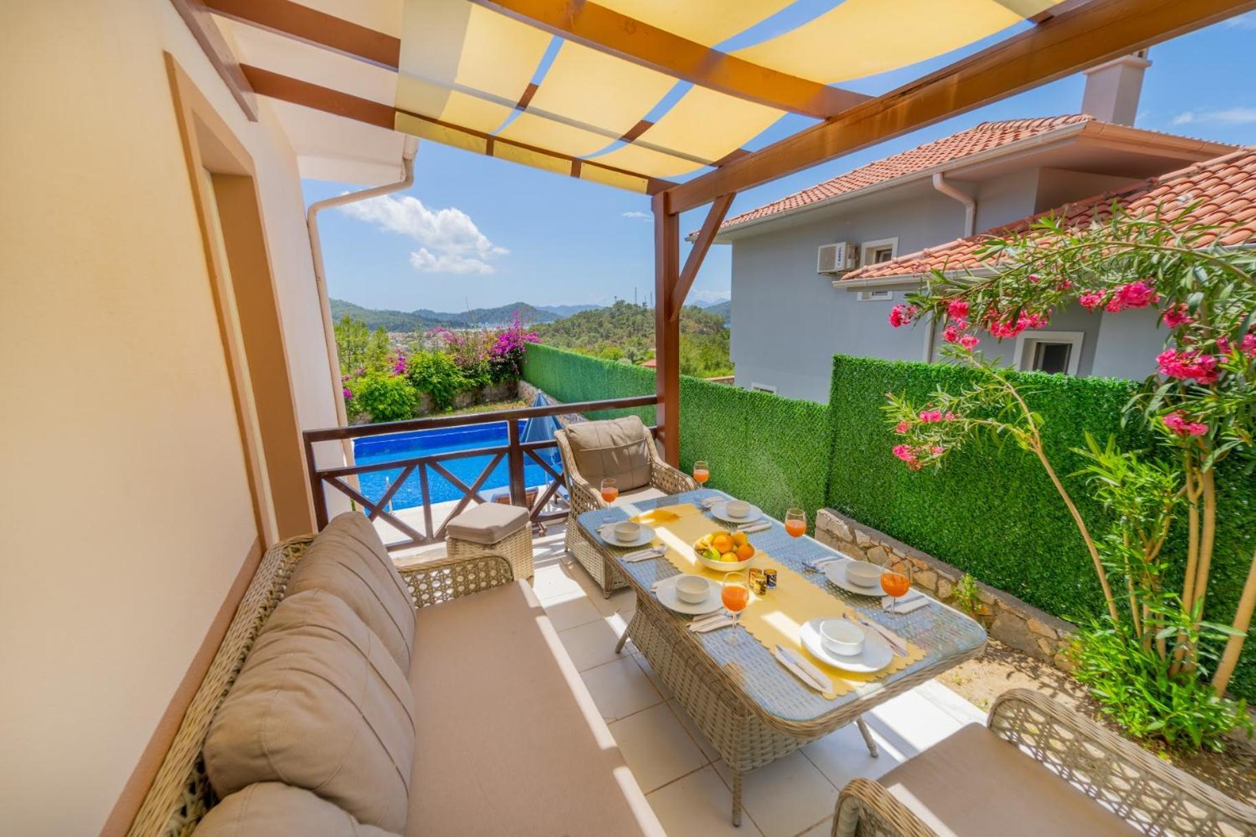 Oezel Havuzlu - Goecek Villa Fethiye