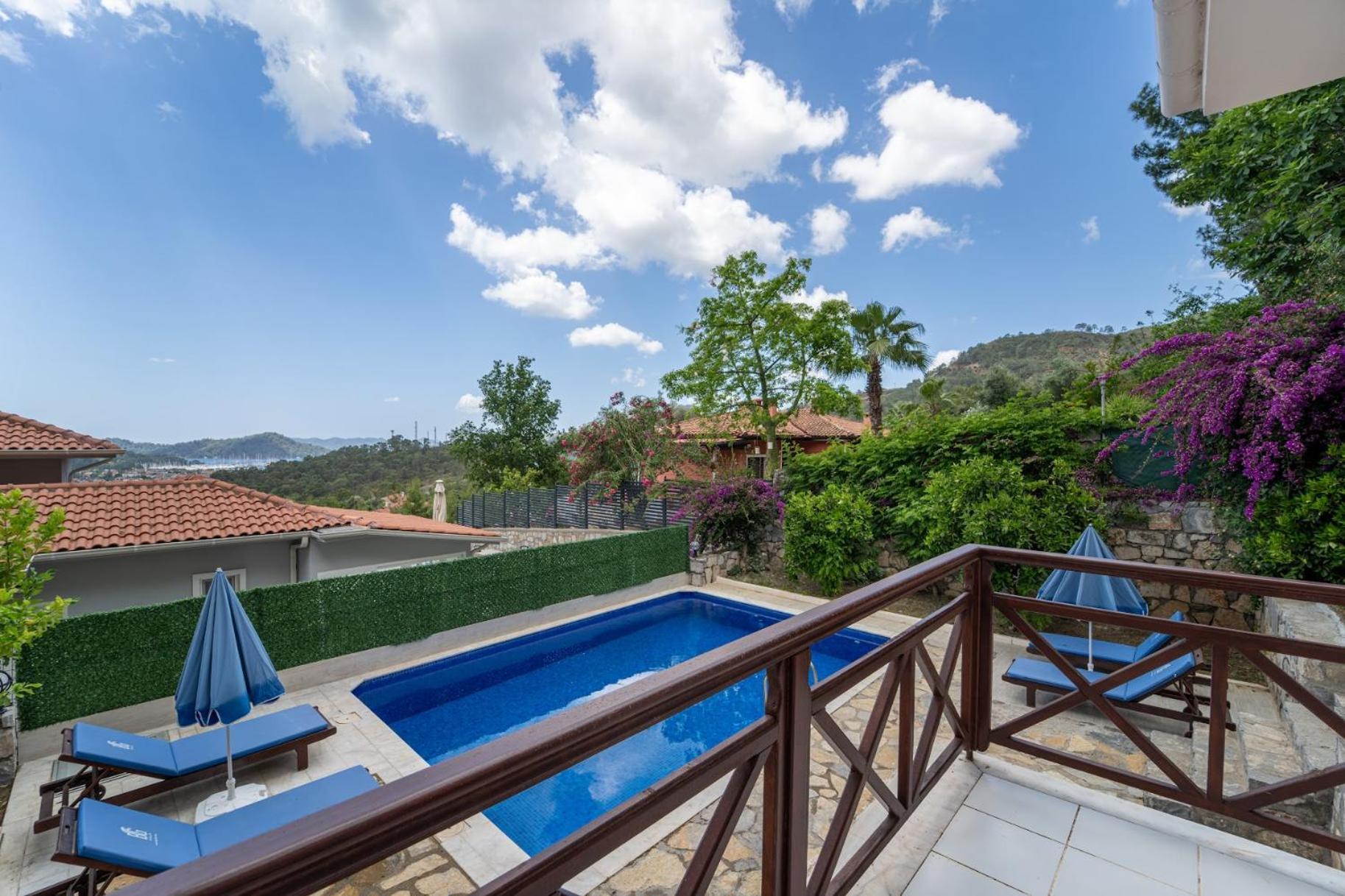 Oezel Havuzlu - Goecek Villa
