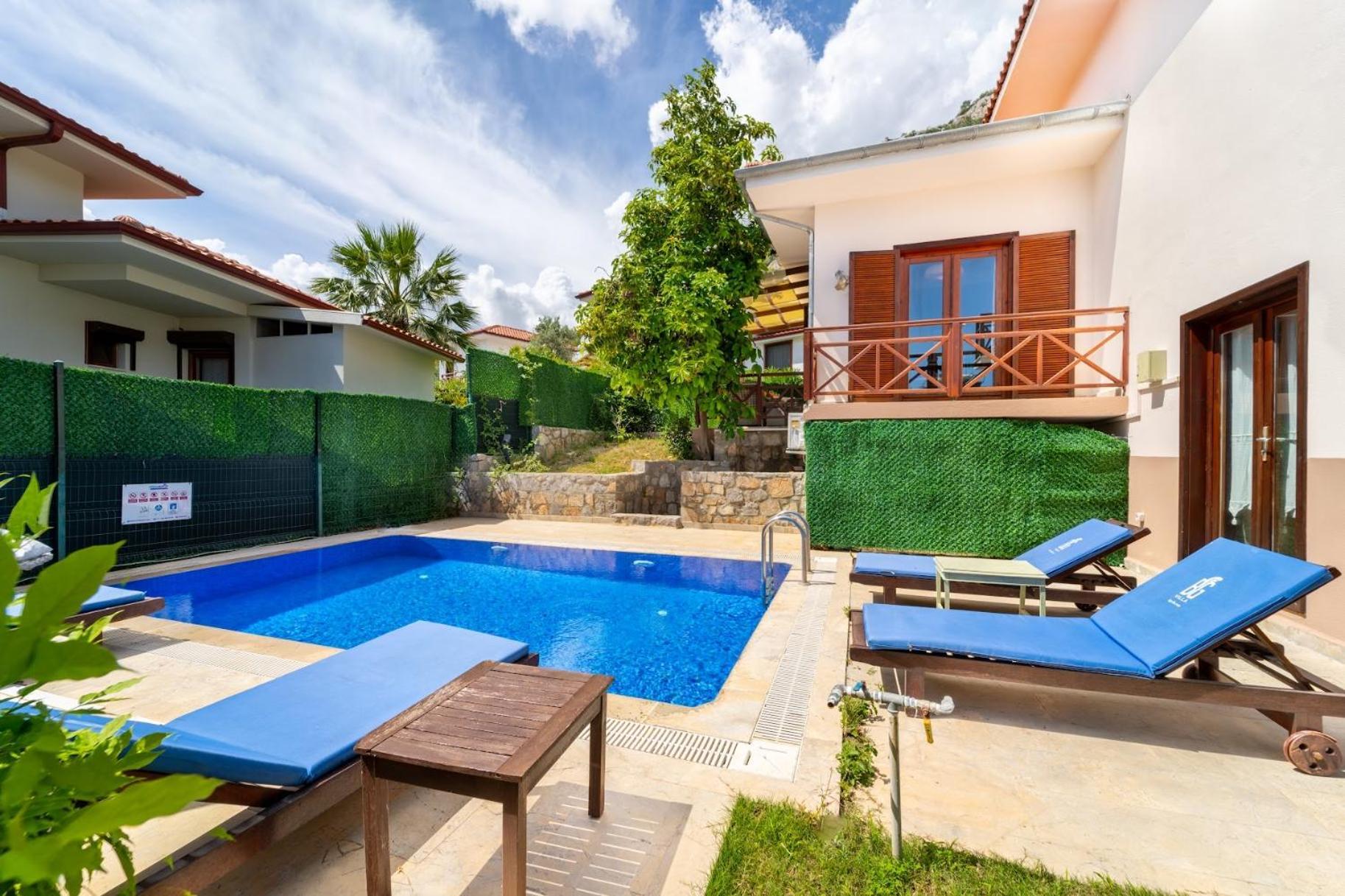Oezel Havuzlu - Goecek Villa