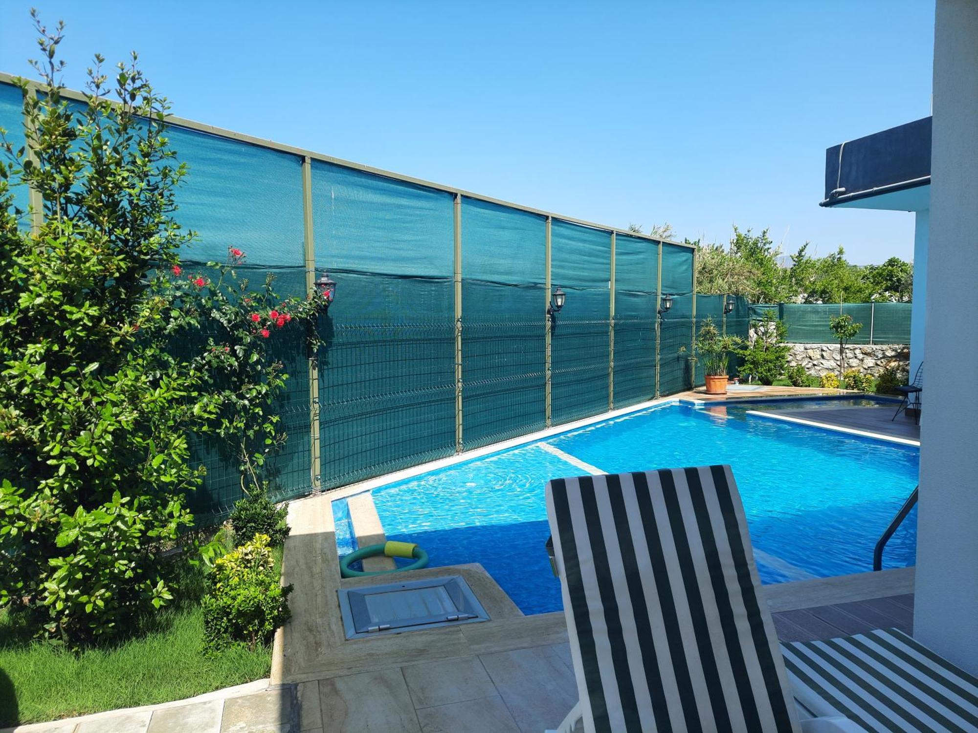 Tiele Villa *