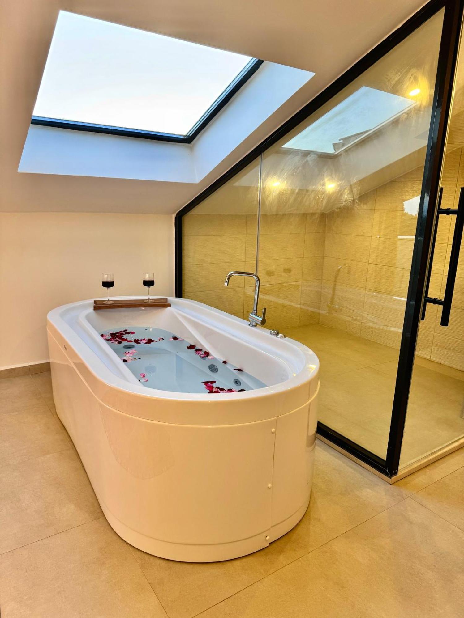 Ion Indoor Heated Pool, Sauna, Jacuzzi, Underfloor Heating System Villa