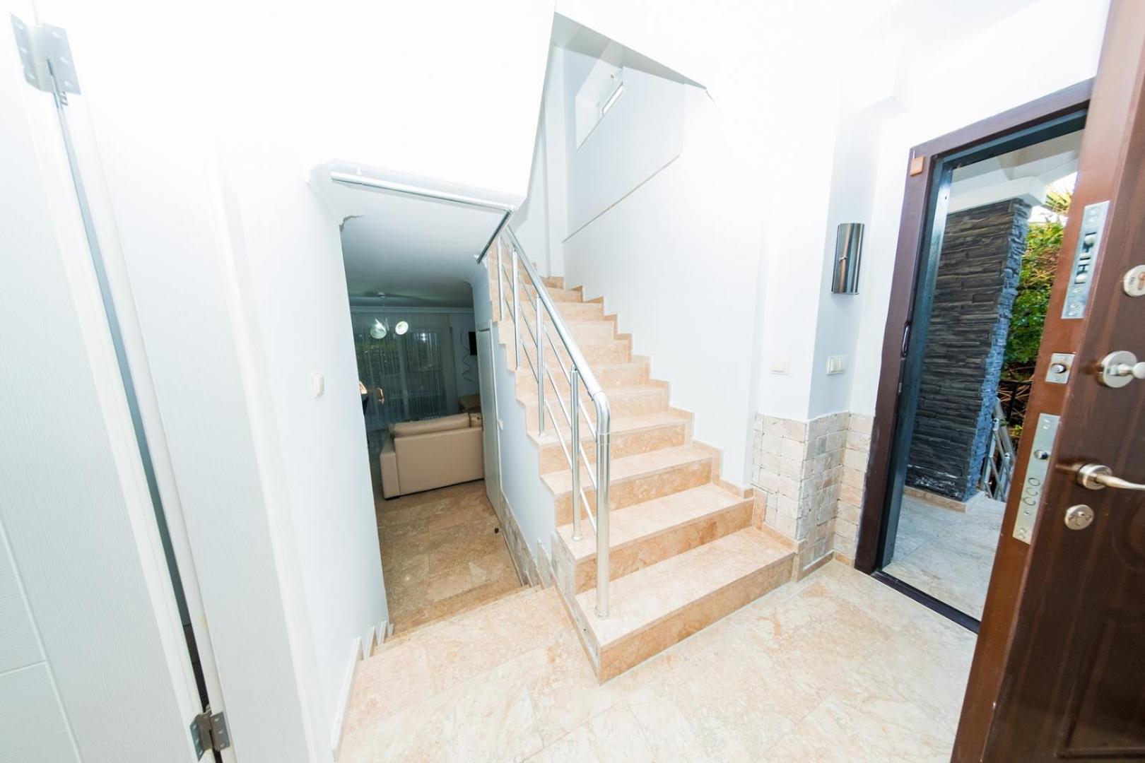 Defne, Walking Distance To Beach, 4 Bedroom, Fully Private Pool Area