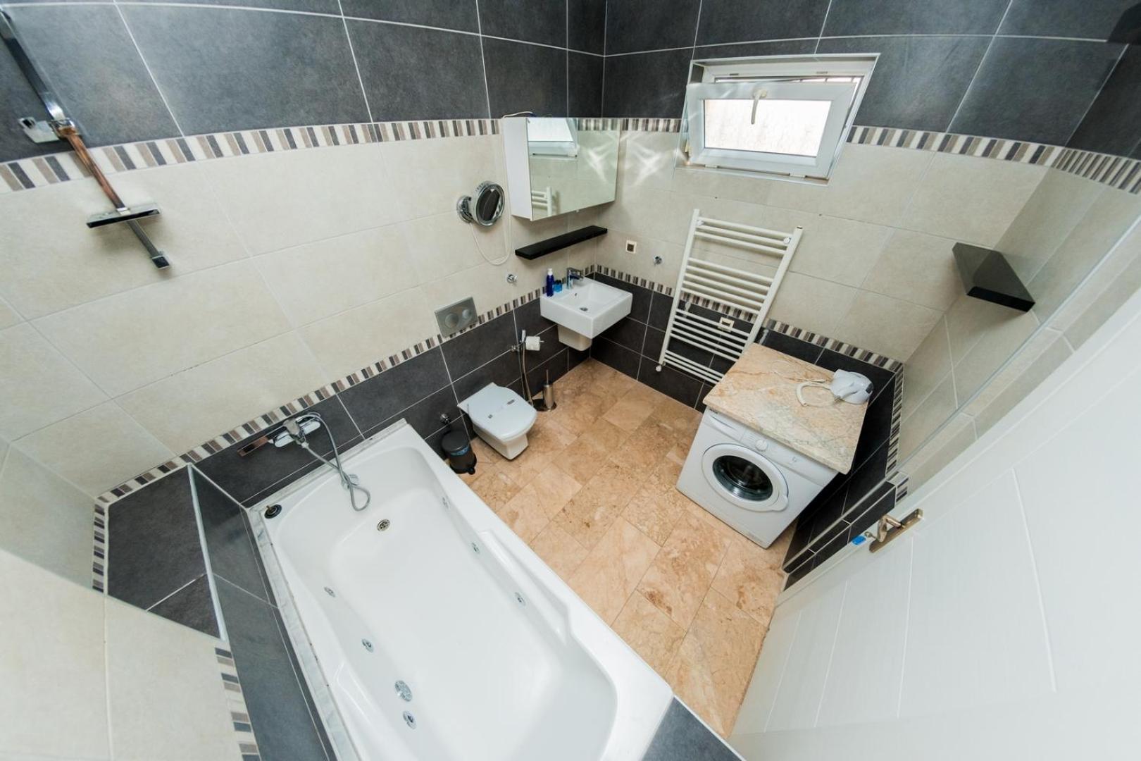 Defne, Walking Distance To Beach, 4 Bedroom, Fully Private Pool Area *