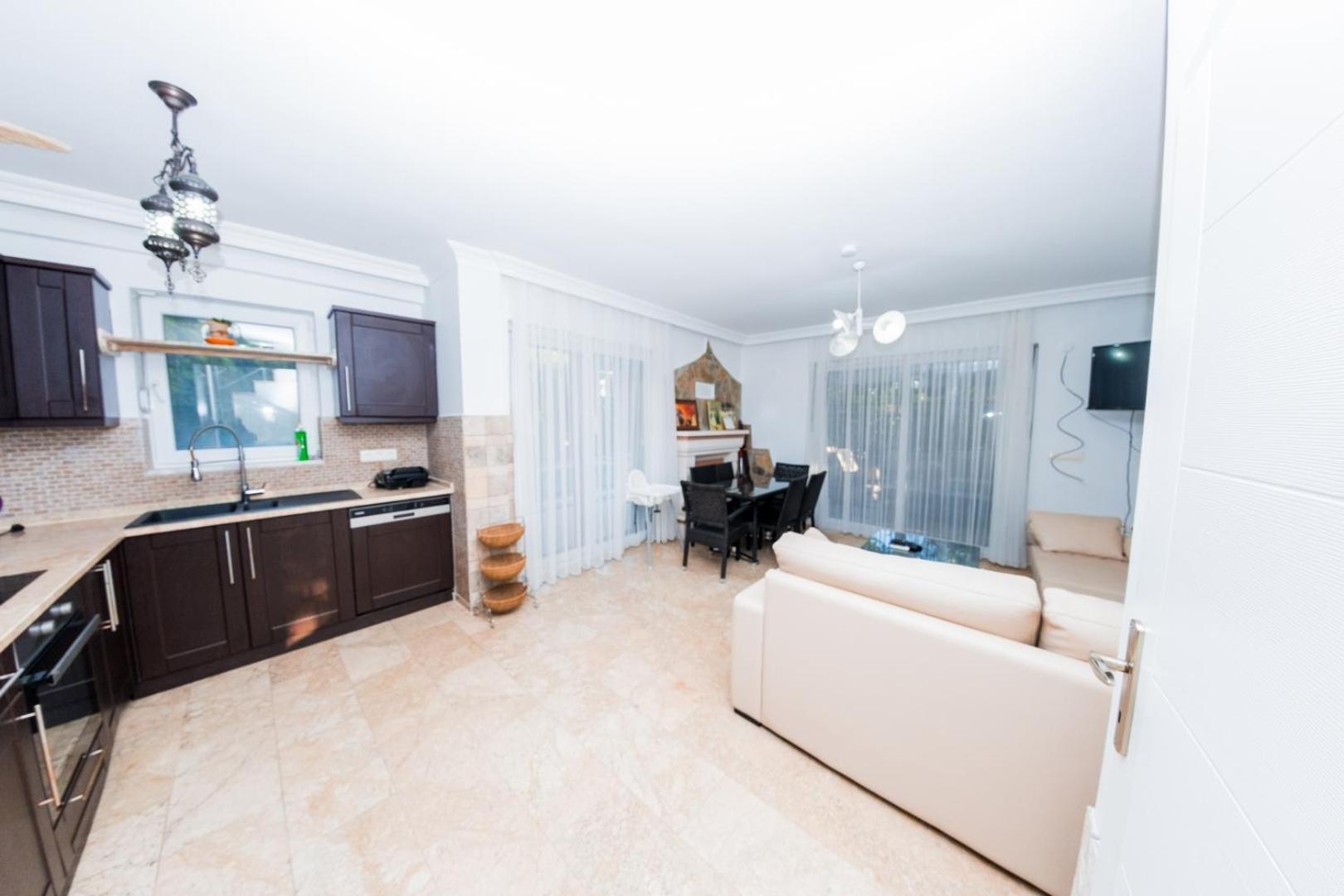 Defne, Walking Distance To Beach, 4 Bedroom, Fully Private Pool Area *