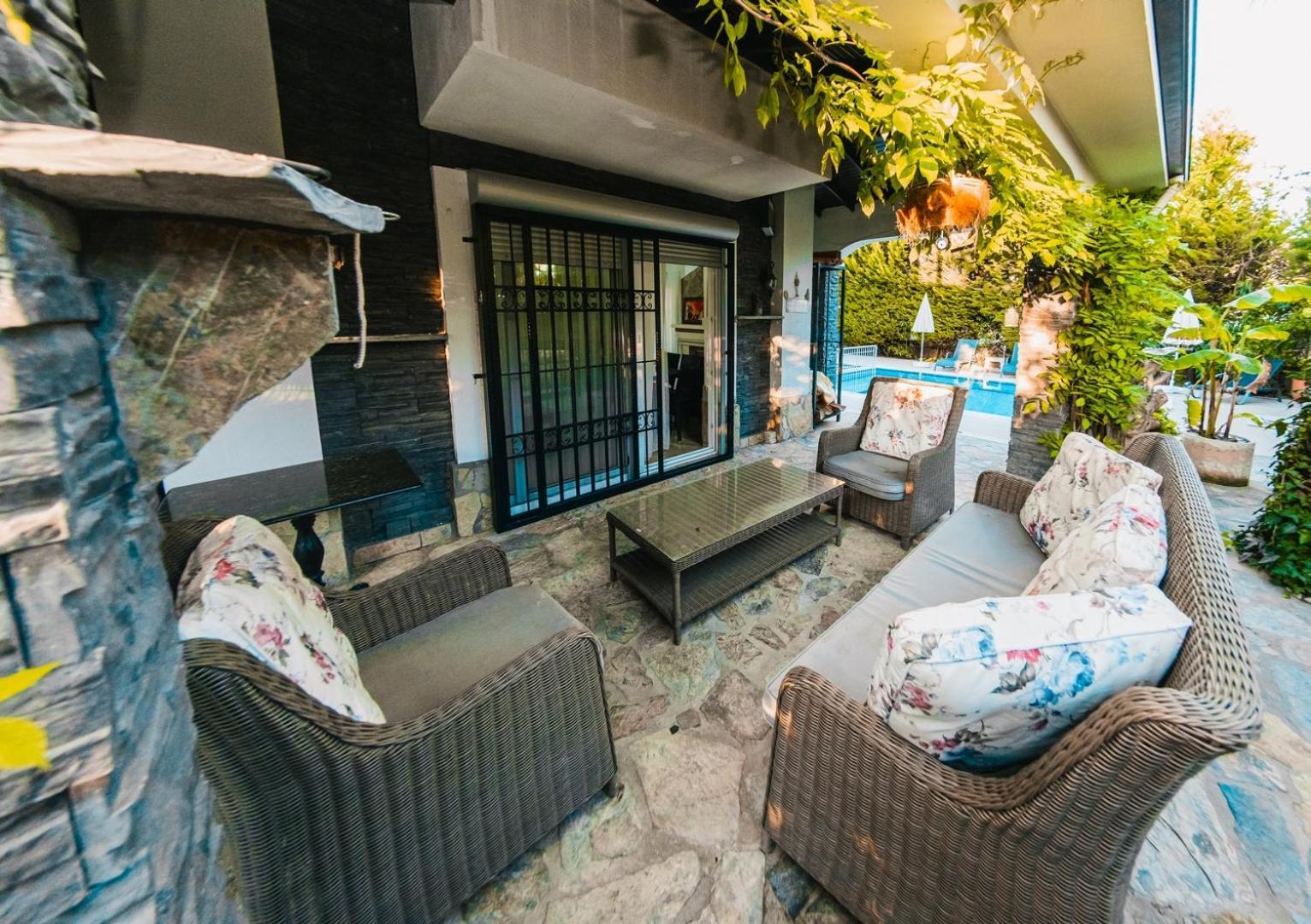 Defne, Walking Distance To Beach, 4 Bedroom, Fully Private Pool Area * Fethiye