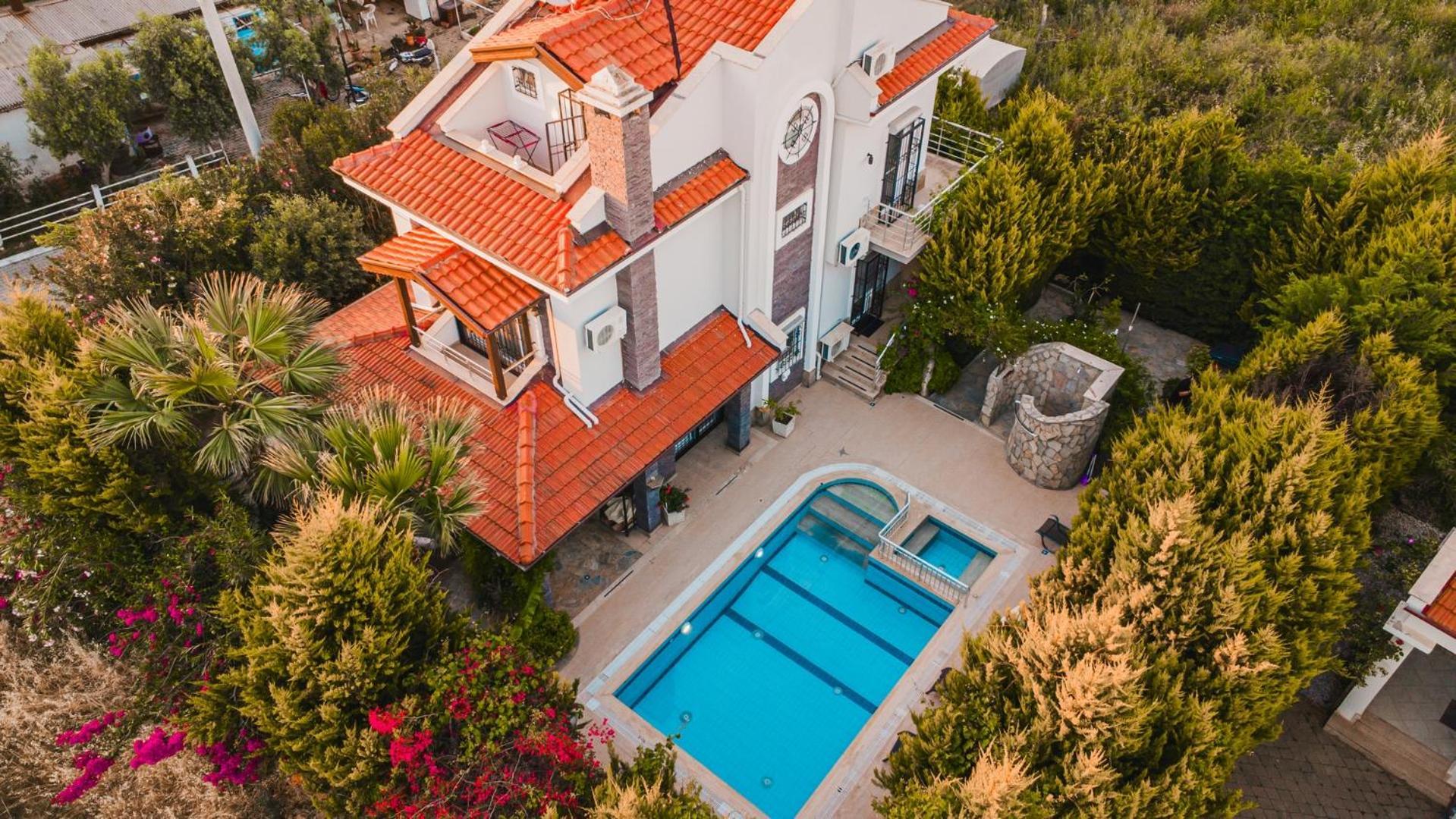 Defne, Walking Distance To Beach, 4 Bedroom, Fully Private Pool Area *