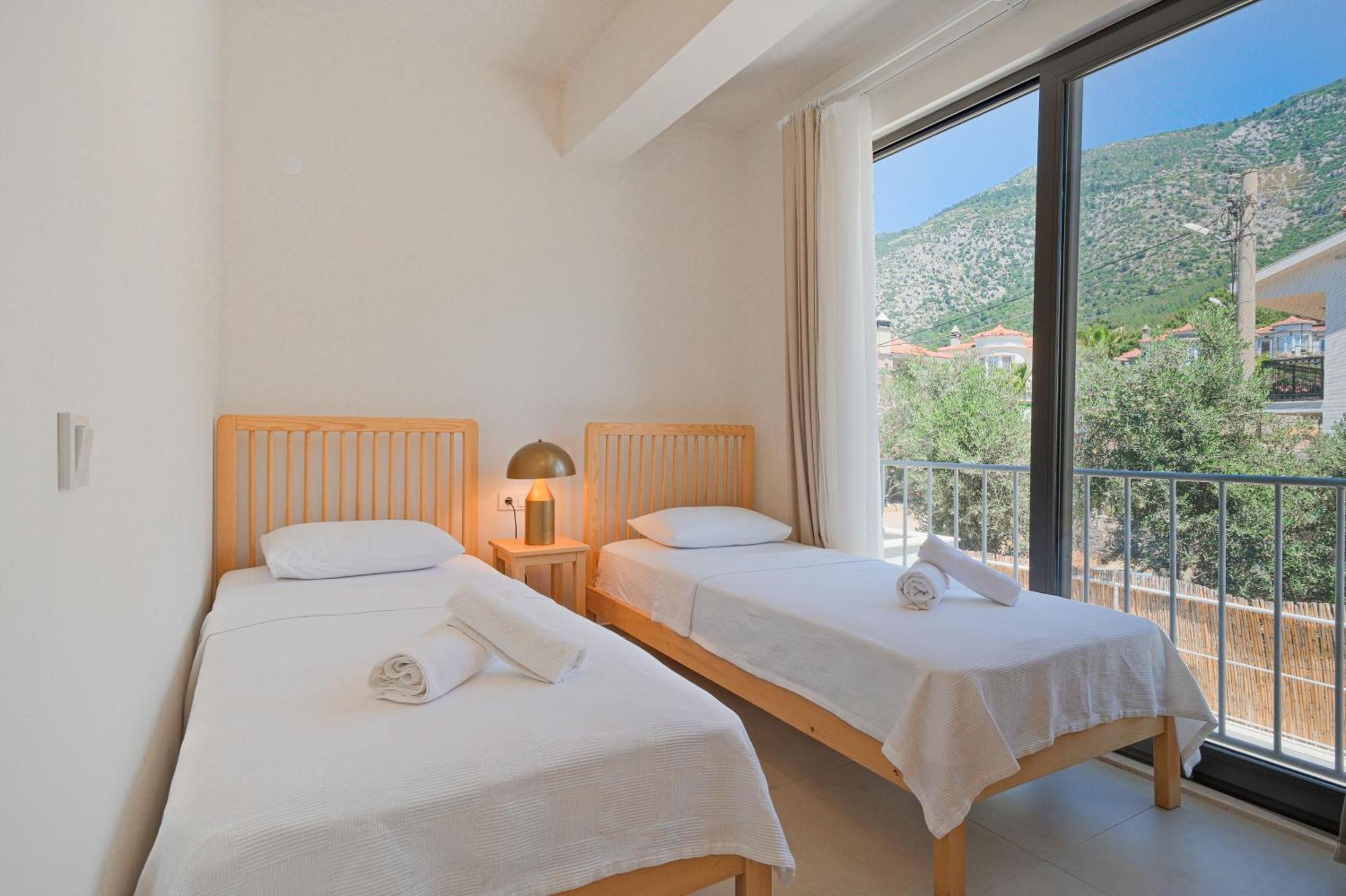 Villa Ion Indoor Heated Pool, Sauna, Jacuzzi, Underfloor Heating System *